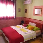 Apartment&rooms 