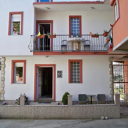 Guest house Apartment&rooms 