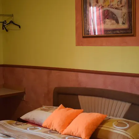Apartment&rooms 