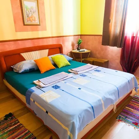 Apartment&rooms 
