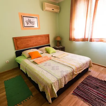 Guest house Apartment&rooms 