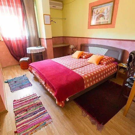 Apartment&rooms 