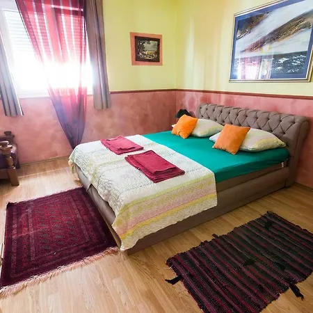 Pensión Apartment&rooms 