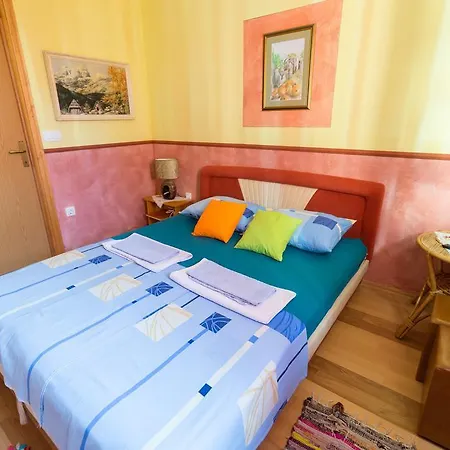 Apartment&rooms 