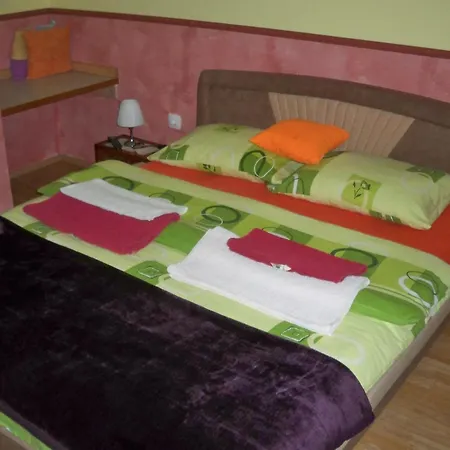 Apartment&rooms 