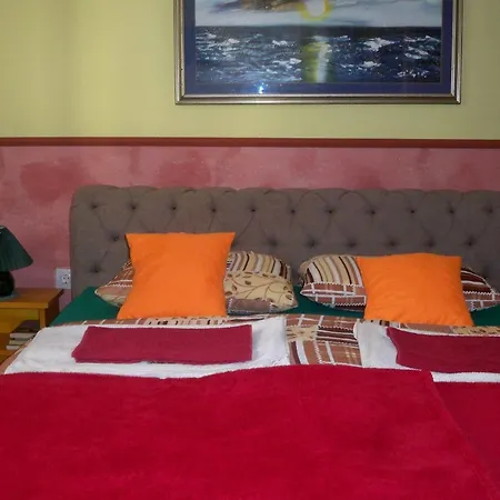 Apartment&rooms 