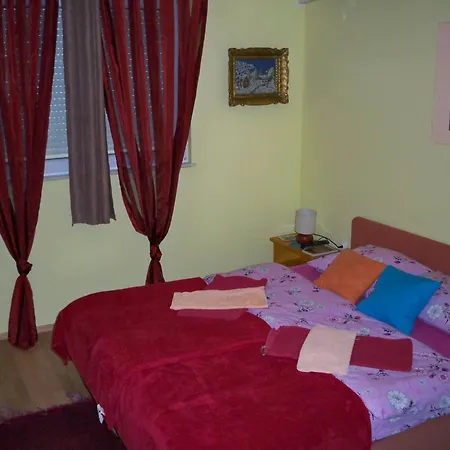 Apartment&rooms 