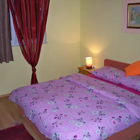 Apartment&rooms 