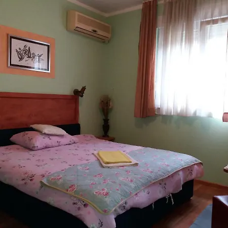 Apartment&rooms 