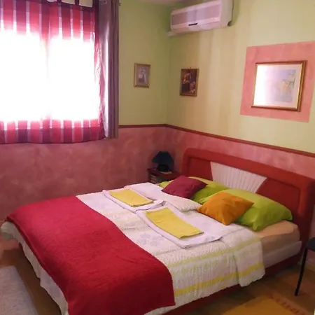 Apartment&rooms 
